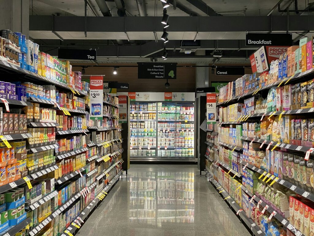 Utcafronti üzlethelyiség Egyek központjában – 2