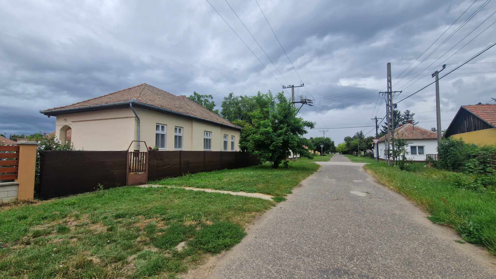 Eladó családi ház Abádszalókon, 717 m²