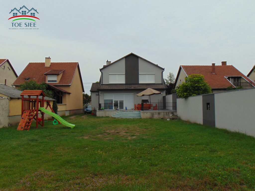 Eladó 190 m²-es családi ház Hevesen, 800 m²-es telken – 2