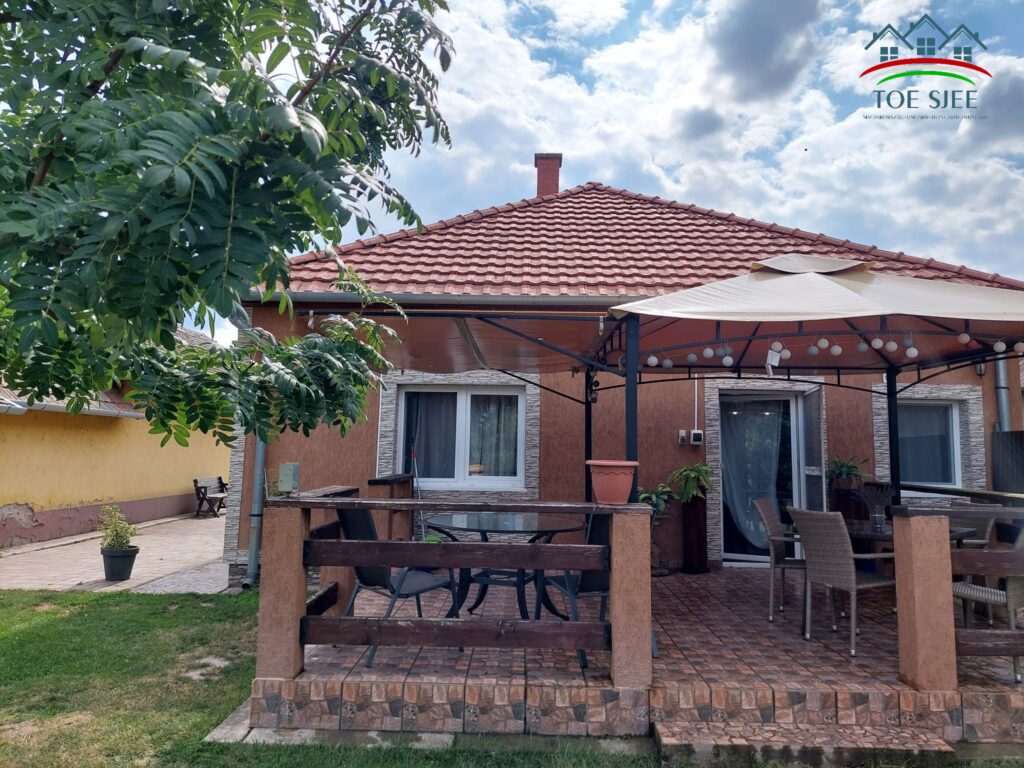 Eladó 120 m²-es családi ház Tiszaföldváron, 1023 m²-es telken – 18
