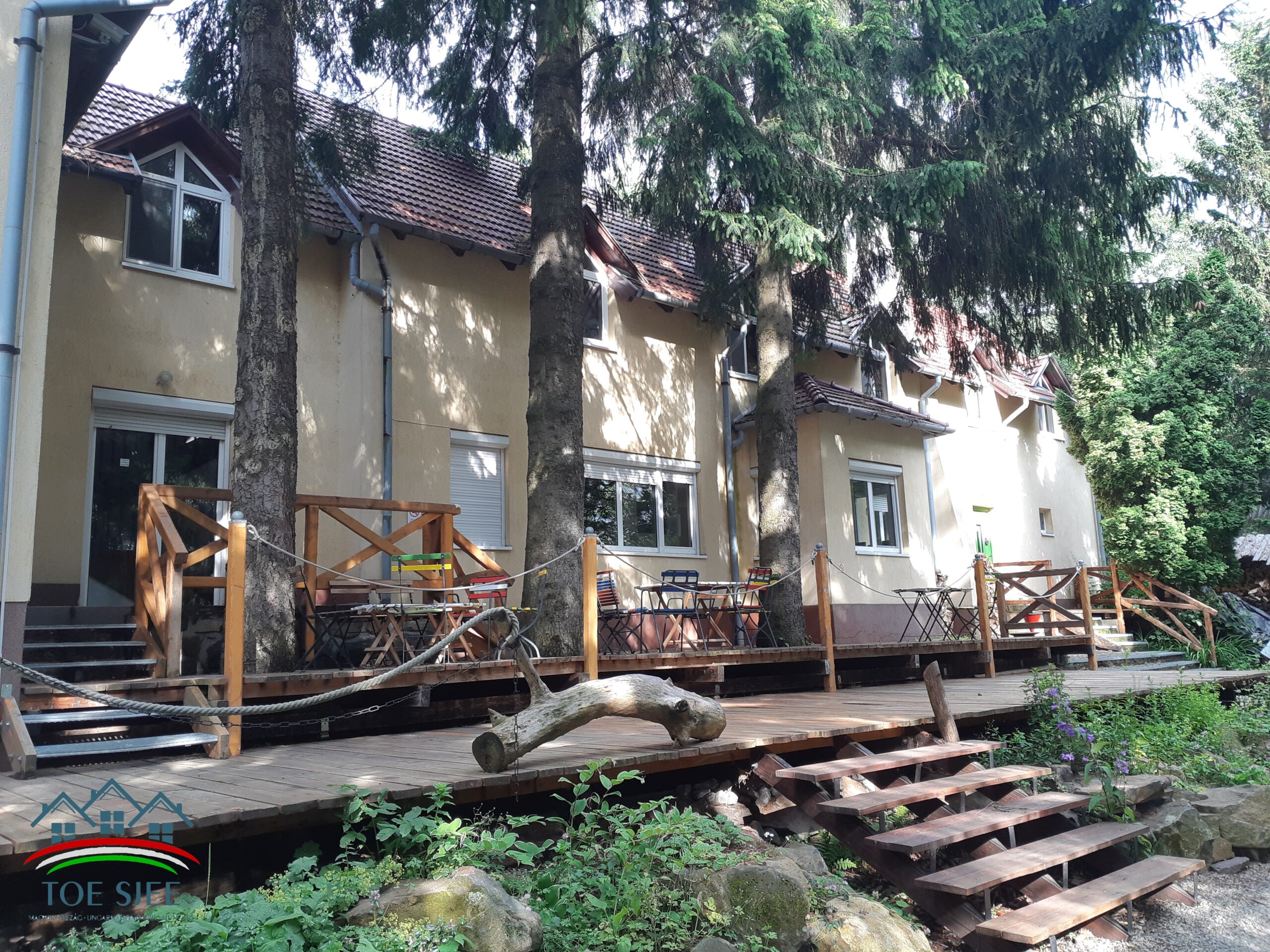 Eladó 330 m²-es panzió Mátraszentimrén, 1237 m²-es telken