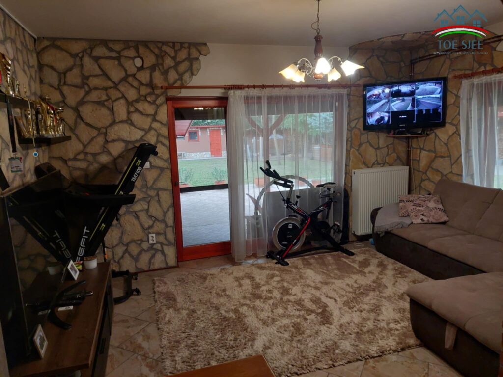 Eladó 121 m²-es birtok Tiszajenőn, 2084 m²-es telken – 6