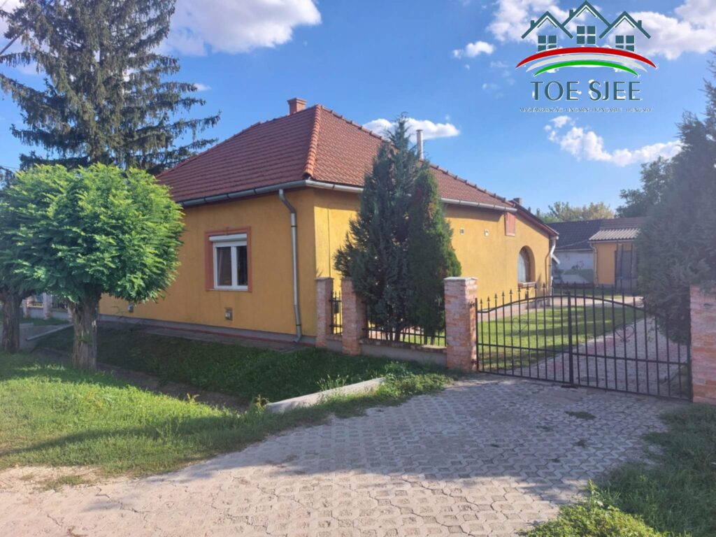 Eladó 120 m²-es családi ház Abádszalókon, 1300 m²-es telken