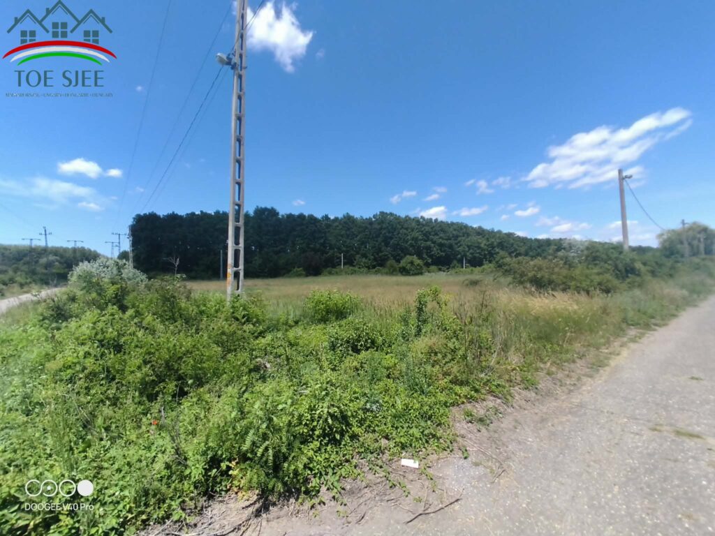 Eladó telek Abádszalókon, 561 m²